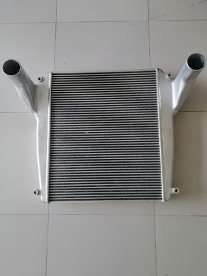 Nissan UD CD4 Truck Intercooler 590*750 w kolorze srebrnym