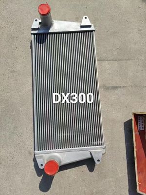 DX300 K1026029A Odporność na korozję intercoolera ciężarówki Lekki