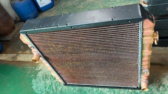 Miedziany Mitsubishi Radiator Mc421456mc637544mc427668mc428733 1321-04106D15 Fusang FIGHTER 6D16 6D17 FM527
