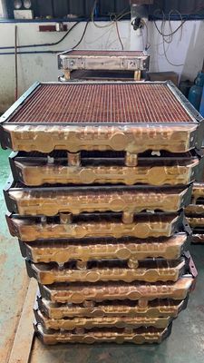 Miedziany Mitsubishi Radiator Mc421456mc637544mc427668mc428733 1321-04106D15 Fusang FIGHTER 6D16 6D17 FM527