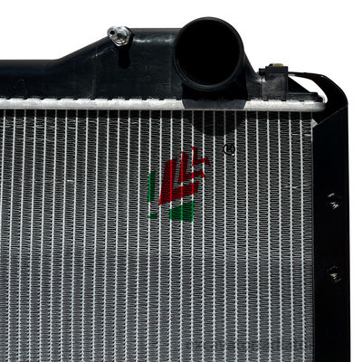 Produkty wysokiej jakości dla samochodów ciężarowych Hino P11C Radiator zbiornik wody montaż GAC Hino Radiator dla samochodów ciężarowych części