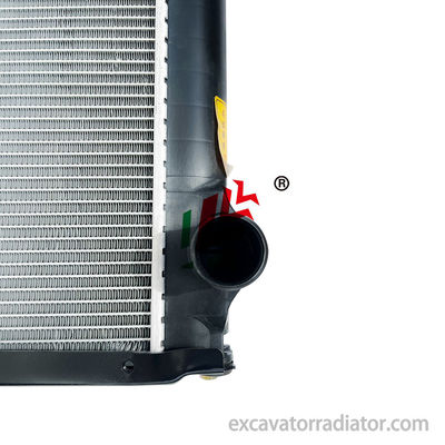 Guangzhou ISUZU Mixer Truck Radiator Zbiornik wody Zbiornik chłodzący System betonowy mieszania i chłodzenia