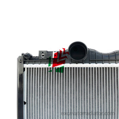 Chłodnica do ciężarówki ciężkiej Układ chłodzenia Silnik Ciężarówka Rdzeń aluminiowy Zbiorniki z tworzywa sztucznego Oe 2433149 2439720 2439722 Dla SCANIA Truc