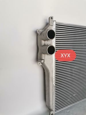 Aluminiowy intercooler Hino 700/E13C do chłodnicy o średnicy 62 mm