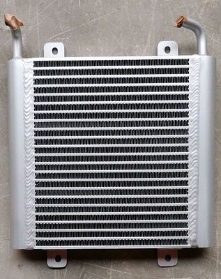 Chłodnica oleju hydraulicznego z dwoma zakrętami do koparki Carter E303 410 * 550 * 60 mm